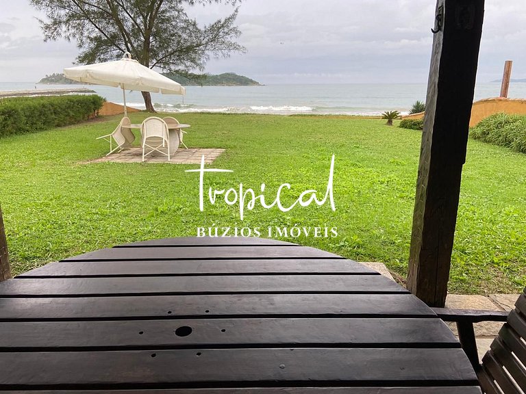 Casa pé na areia à venda