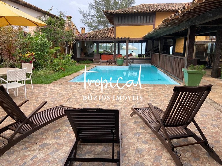Casa pé na areia à venda