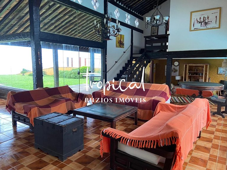 Casa pé na areia à venda