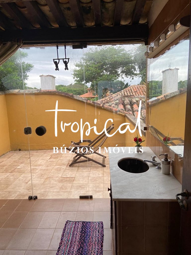 Casa pé na areia à venda