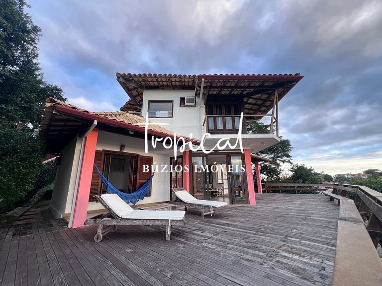 A casa à venda com vista para praia de Geribá