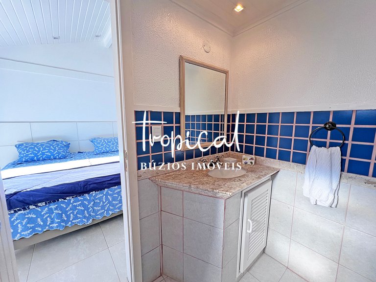 MG99 - Linda em condomínio com piscina privativa
