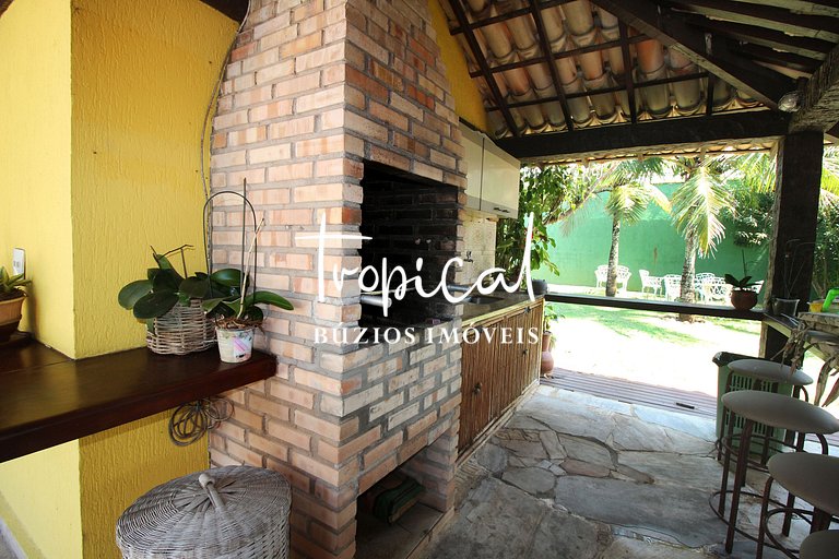 MG61 - Casa grande em condomínio pé na areia