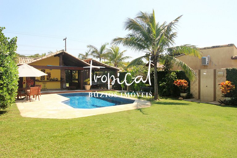 MG61 - Casa grande em condomínio pé na areia