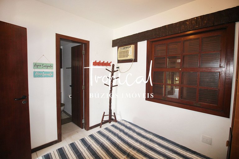 MG61 - Casa grande em condomínio pé na areia