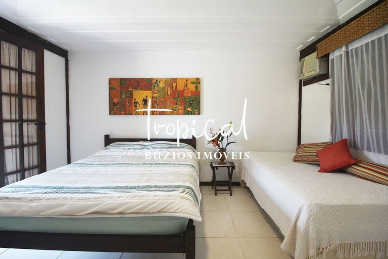 MG61 - Casa grande em condomínio pé na areia