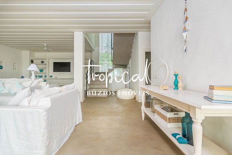 FA82 - Casa de Alto Padrão com Vista na Ferradura