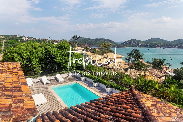FA82 - Casa de Alto Padrão com Vista na Ferradura