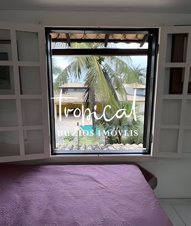 Casa em condomínio a 300 metros da praia