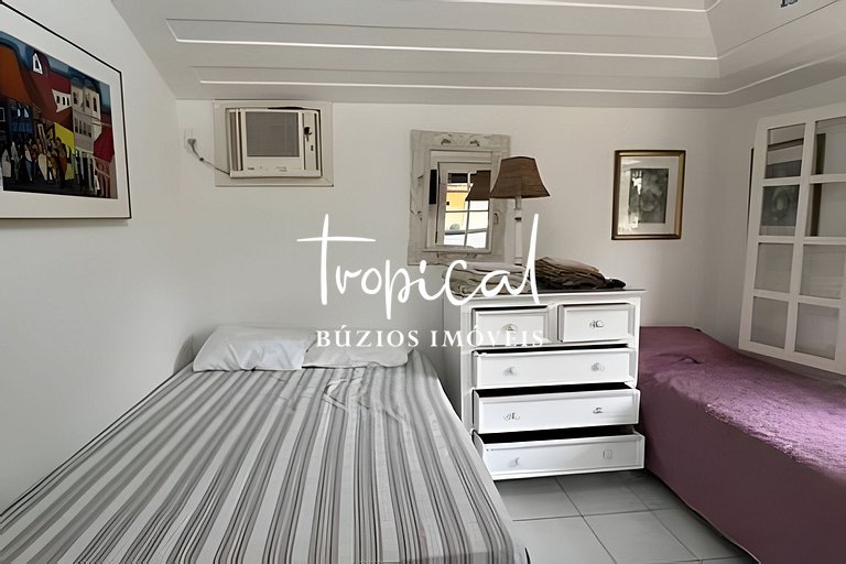 Casa em condomínio a 300 metros da praia