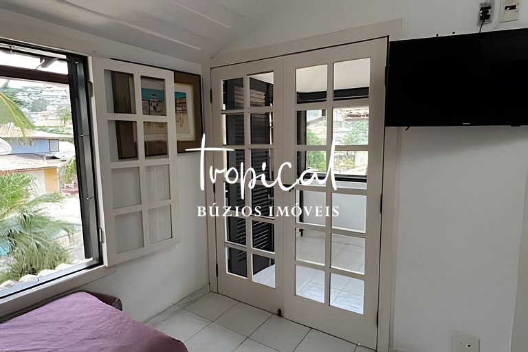 Casa em condomínio a 300 metros da praia