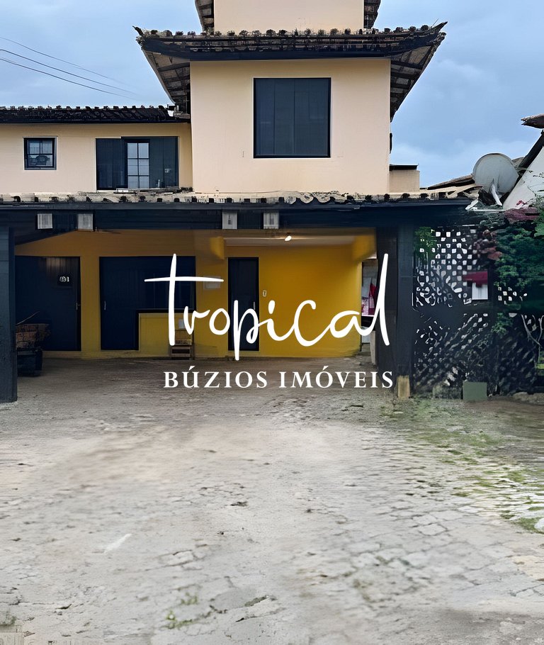 Casa em condomínio a 300 metros da praia