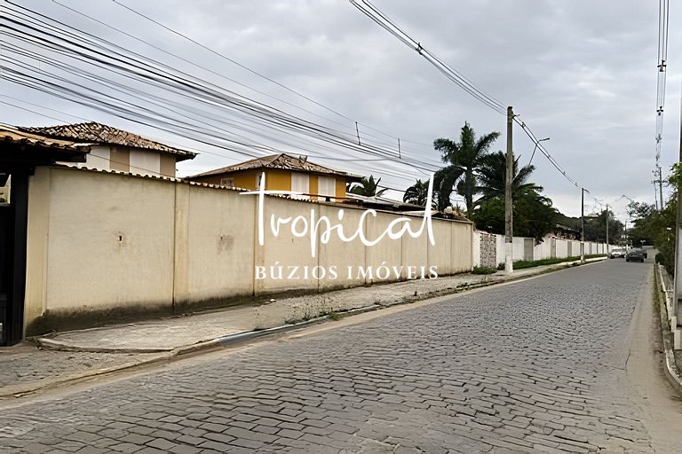 Casa em condomínio a 300 metros da praia