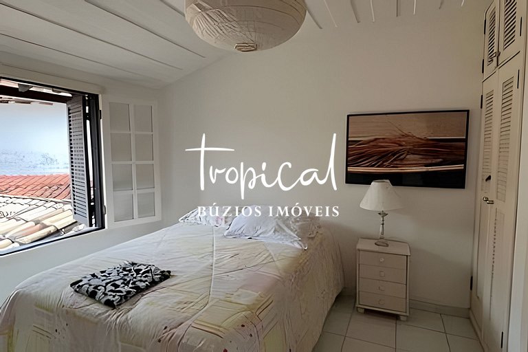 Casa em condomínio a 300 metros da praia