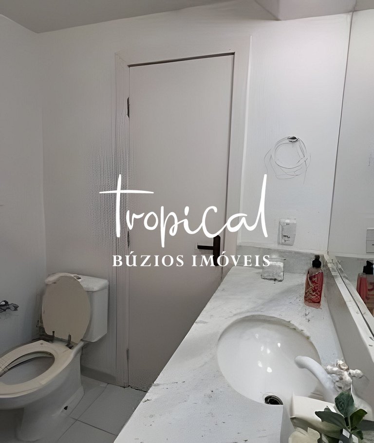 Casa em condomínio a 300 metros da praia