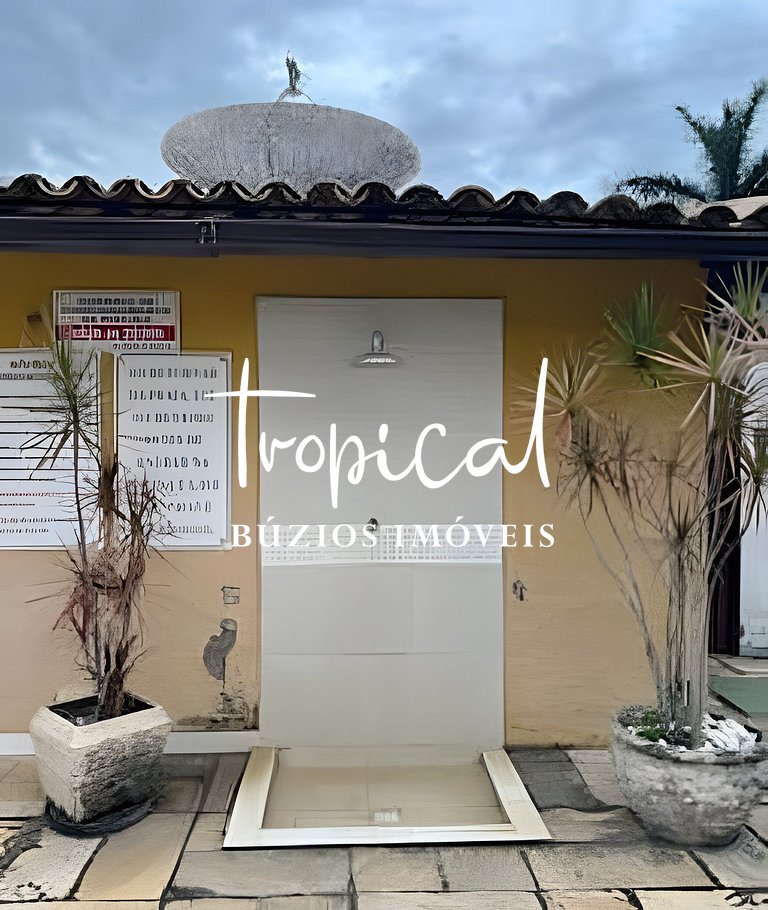 Casa em condomínio a 300 metros da praia